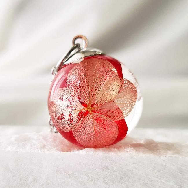 Pandantiv sfera cu Flori de Hortensie alb rosu • DARIA • Oțel Inoxidabil