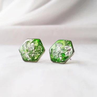 Cercei cu Foiță din Argint în rășină verde  • GREEN HEXA • Oțel Inoxidabil