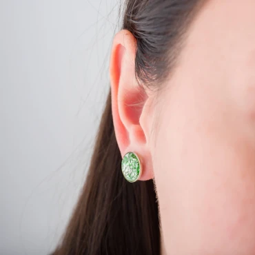 Cercei cu Foiță din Argint în rășină verde • GREEN STUD • Oțel Inoxidabil