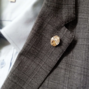Insignă cu pin de rever steampunk din mecanism de ceas cu rubine încrustate  • DIAMANT • 