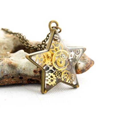 Pandantiv stea steampunk cu piese de ceas • I SEE STARS • Bronz