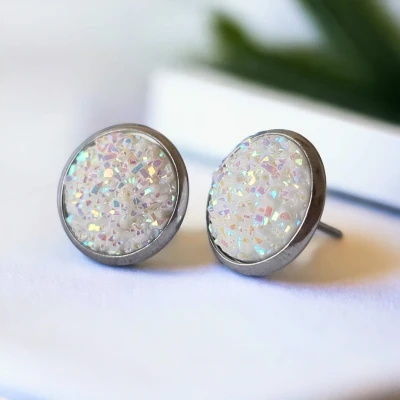 Cercei cu surub, mini Geode glitter • WHITE FRAME • Oțel Inoxidabil