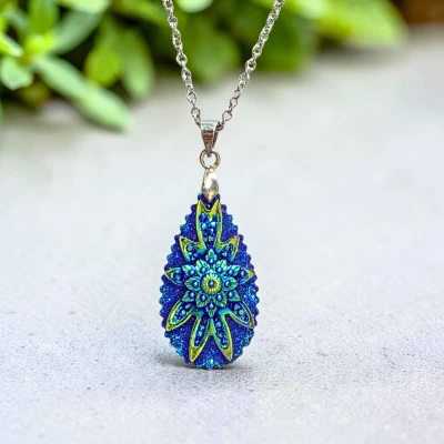 Pandantiv cu lantisor, Geode glitter • ANEMONA • Oțel Inoxidabil