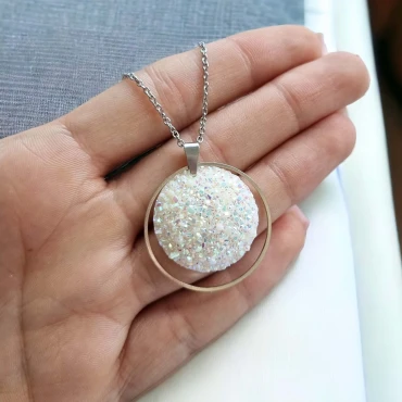 Pandantiv cu lantisor, Geode glitter • CREAM WHITE • Oțel Inoxidabil