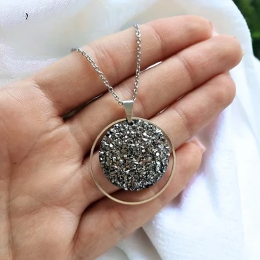 Pandantiv cu lantisor, Geode glitter • GRAY • Oțel Inoxidabil